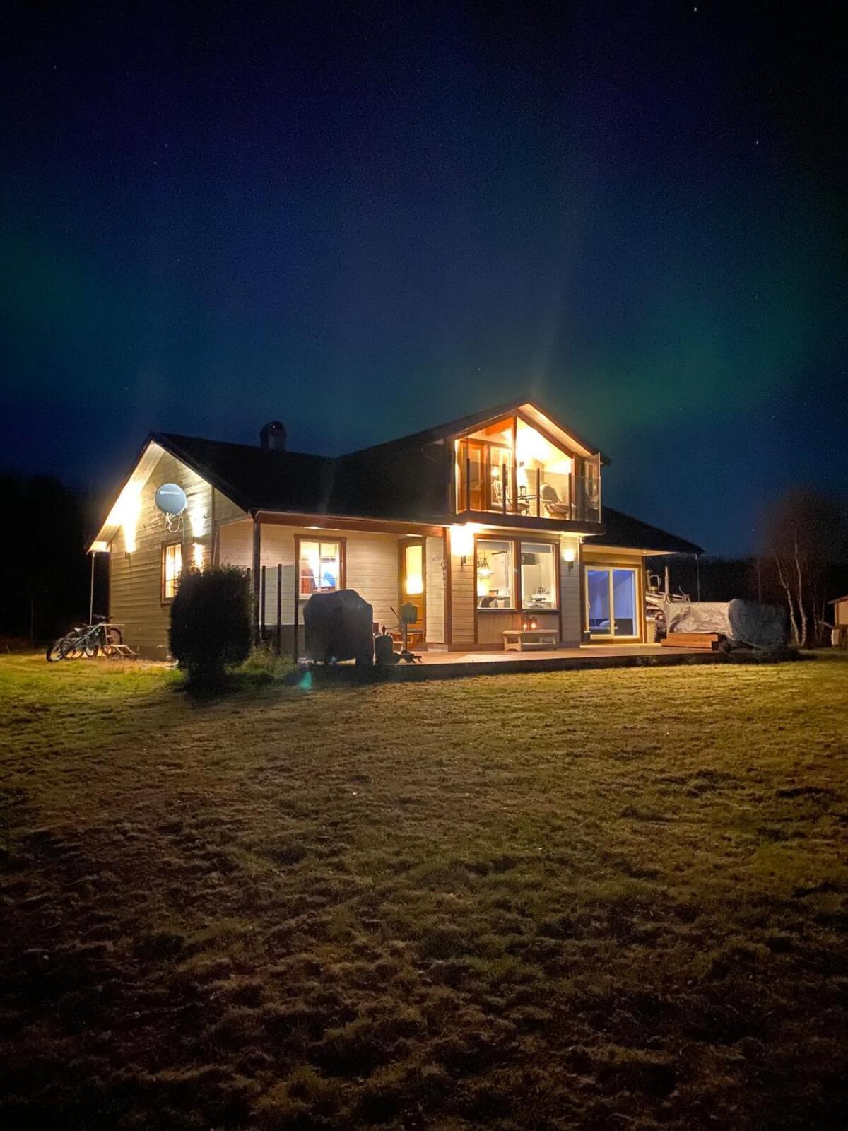 Cottage With Good Standard Next To Neiden River ภายนอก รูปภาพ